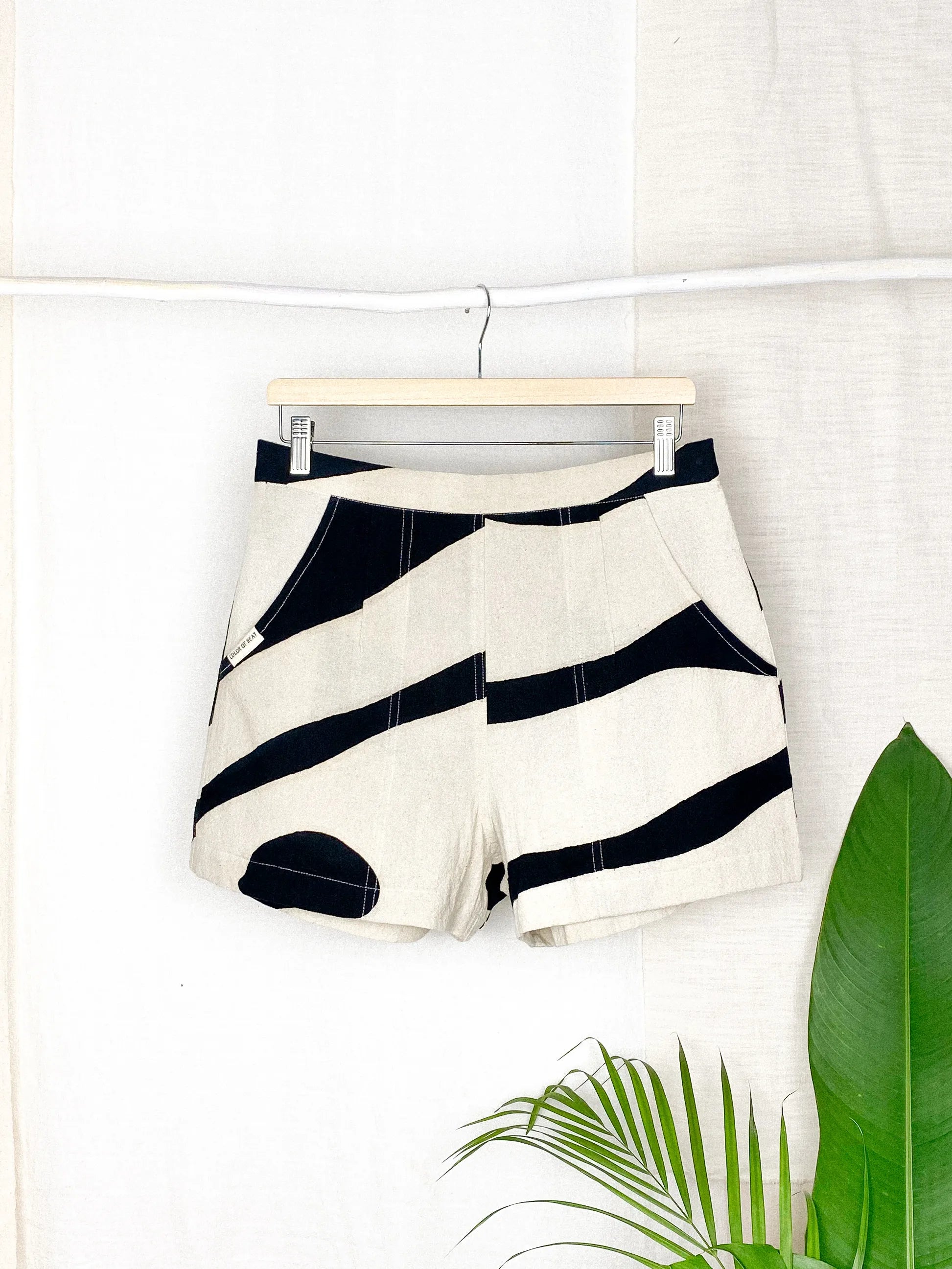 Shorts: Large Slim