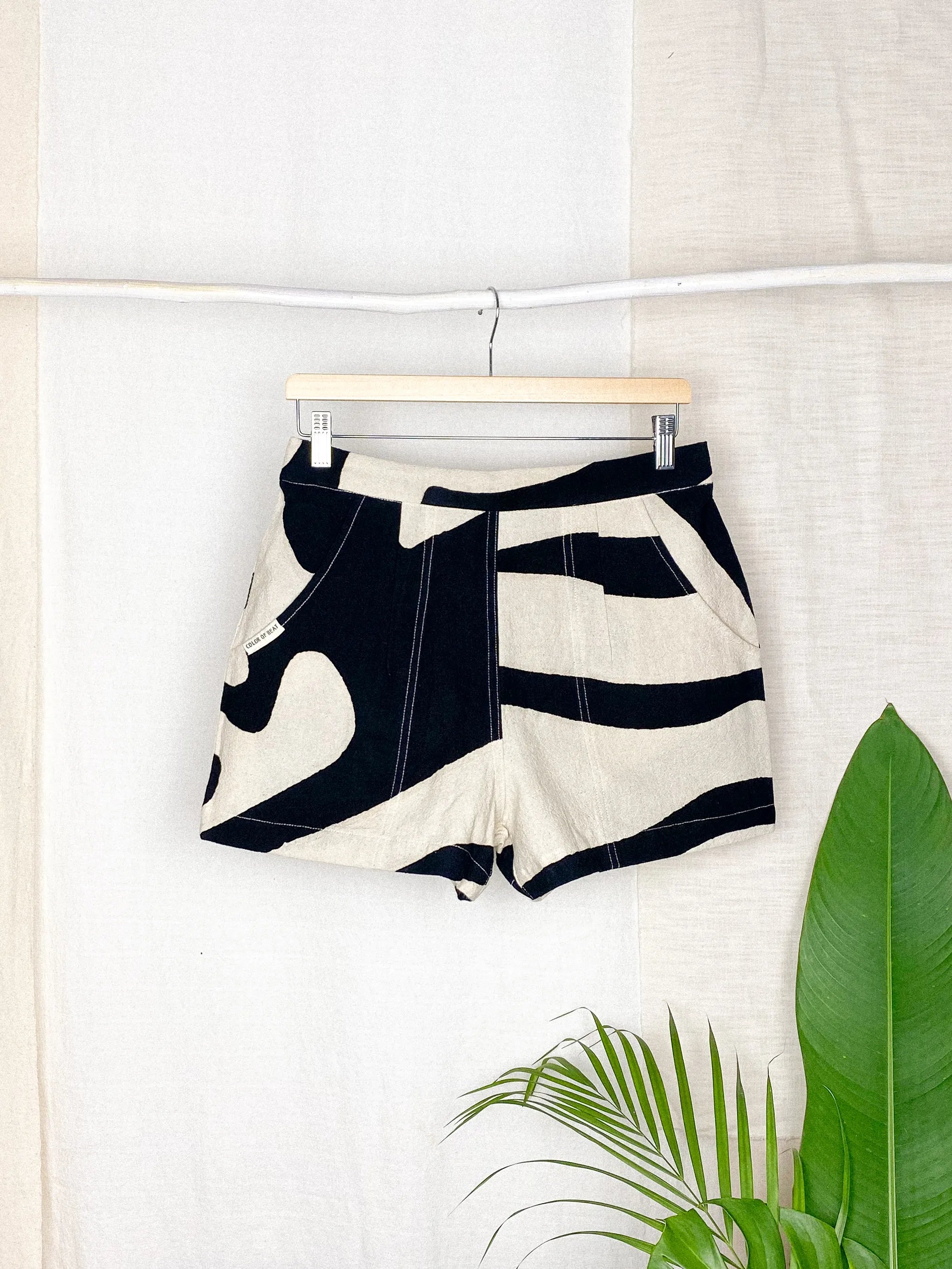 Shorts: Medium Slim