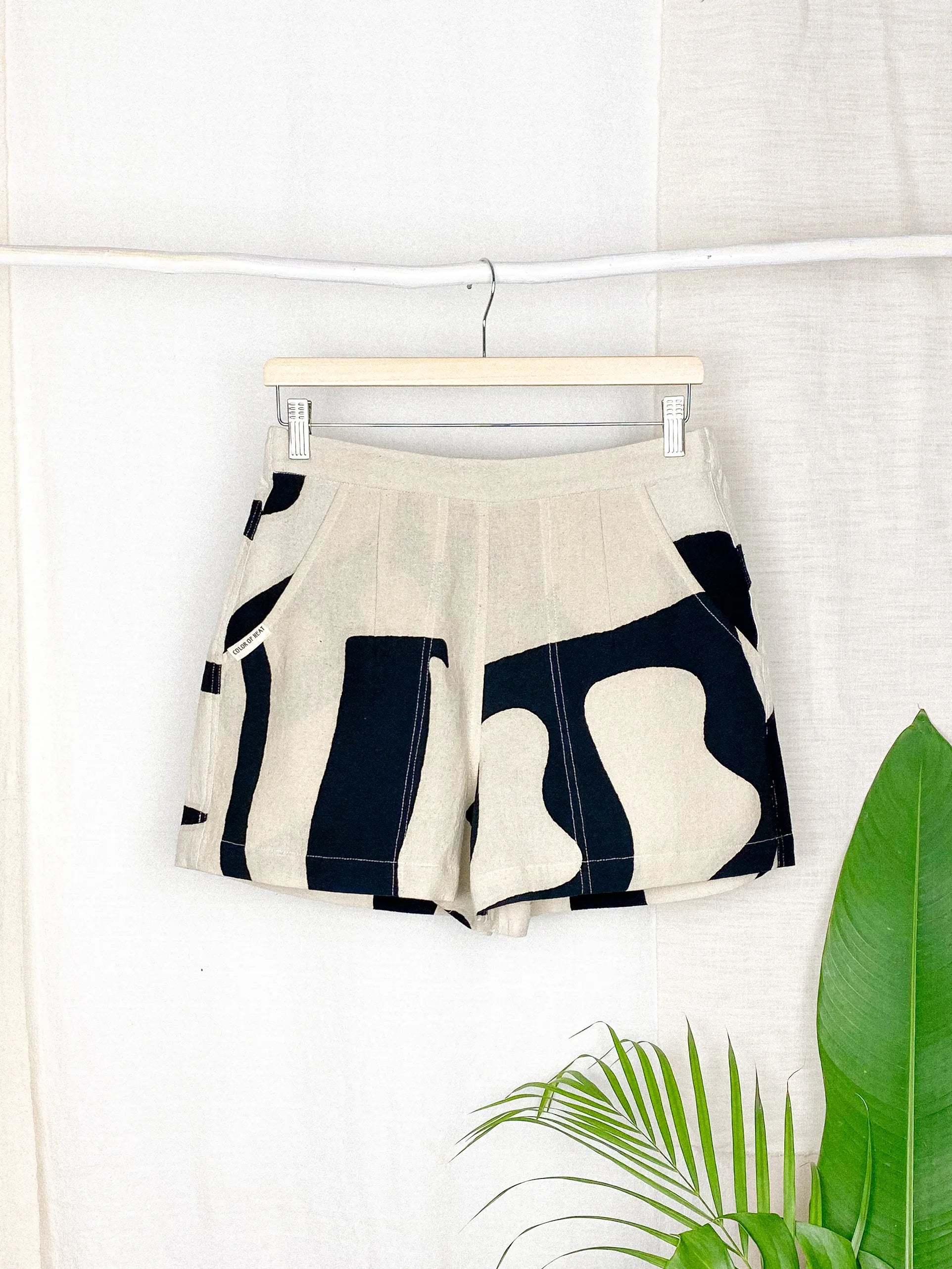 Shorts: Medium Xtra Regular
