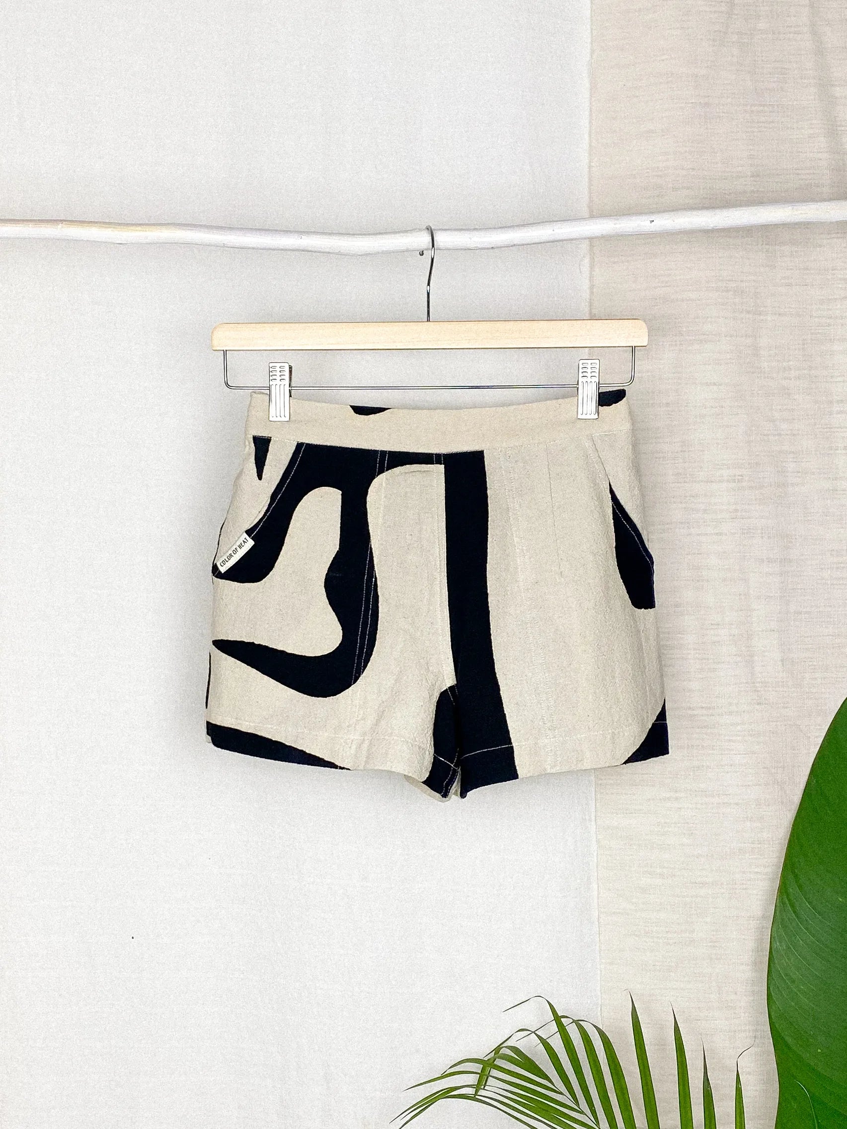 Shorts: XSmall Regular
